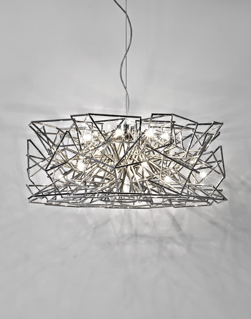 Etoile, twinkling in an indoor sky.